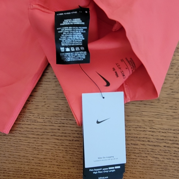 Nike Go Firm-Support, High-waisted Cropped leggings with pockets - coral - Picture 13 of 15